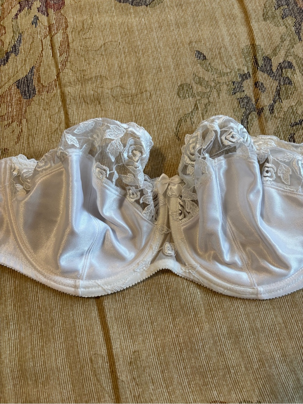 Fantasie White Lace Underwire Strapless Bra with Satin Cups